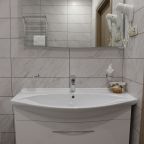 Подвесная инсталляция для умывания.