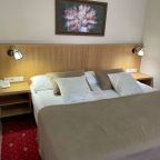 Кровать king size.