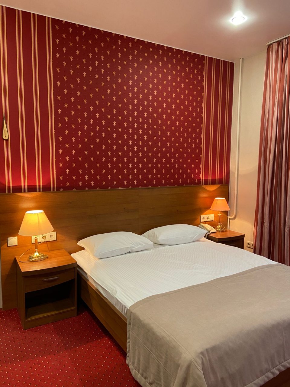 Основной вид номера.