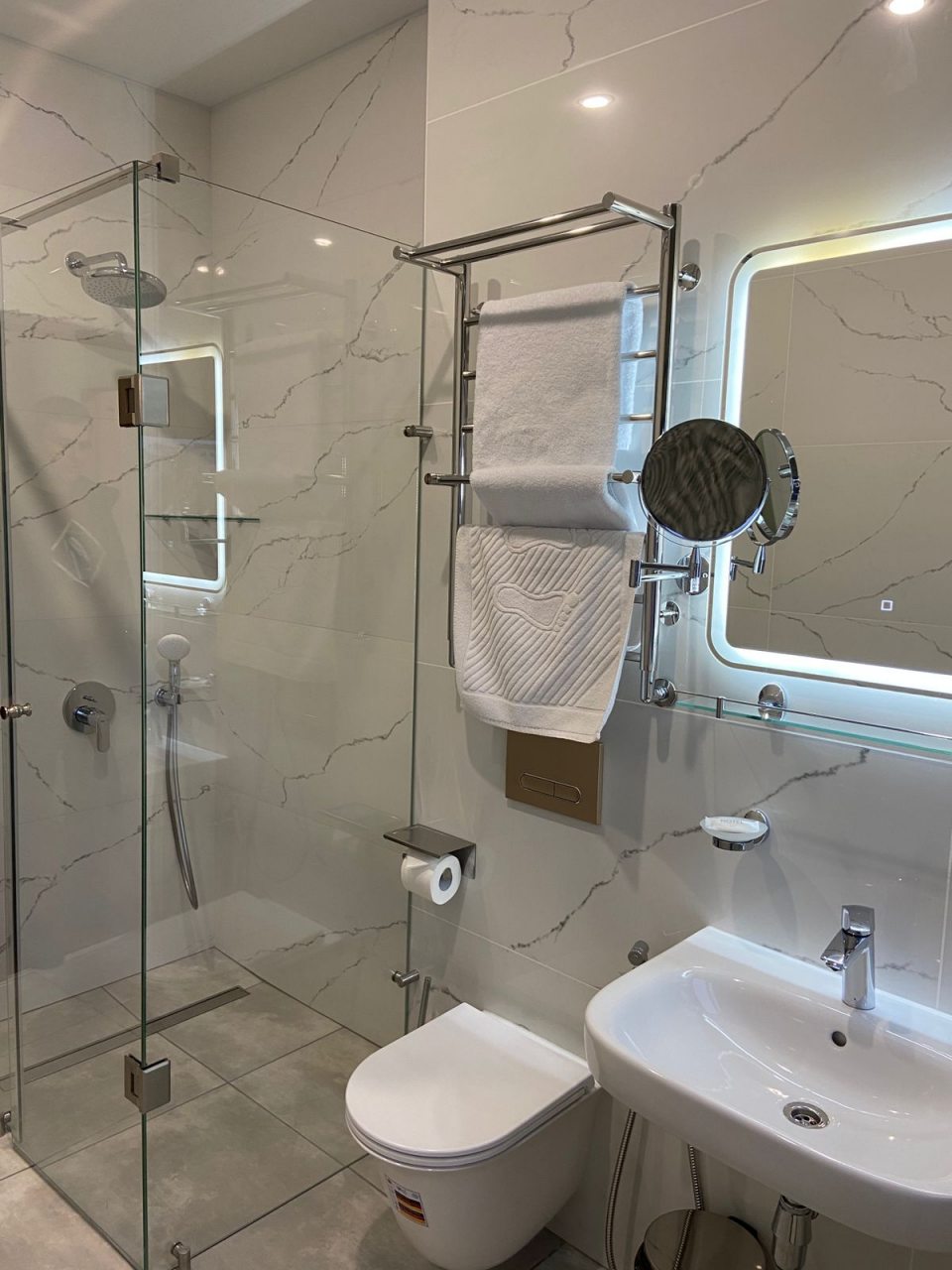 Вид ванной комнаты.