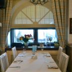 Уютный столик ресторана «Суаре»