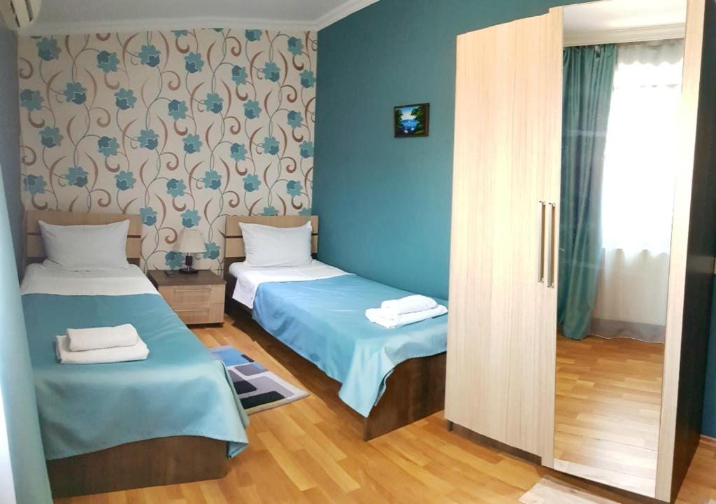 Двухместный (Двухместный номер с 2 отдельными кроватями и видом на город) отеля Бонус, Тбилиси