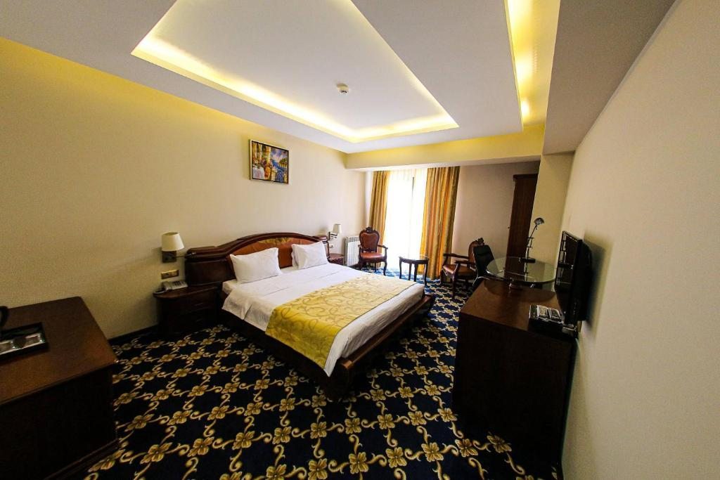 Двухместный (Стандартный двухместный номер с 1 кроватью) отеля Continent Cron Palace Tbilisi, Тбилиси