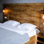 De Luxe (Де Люкс), Гостиница Олимп