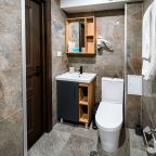 De Luxe (Де Люкс), Гостиница Олимп