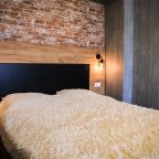 De Luxe (Де Люкс), Гостиница Олимп