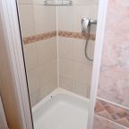 Одноместный, Отель Пятый угол