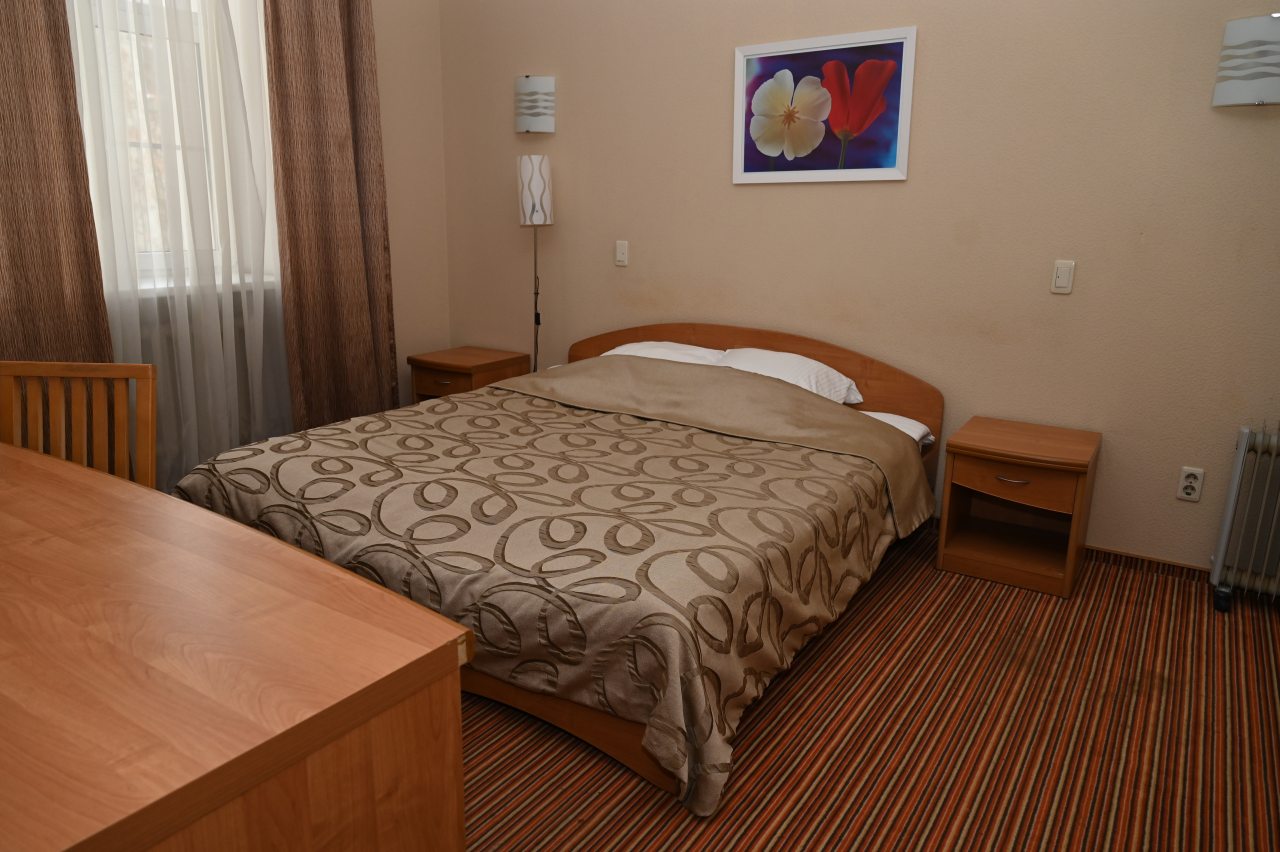 Четырехместный (Номер  Комфорт двухкомнатный), Отель Пятый угол