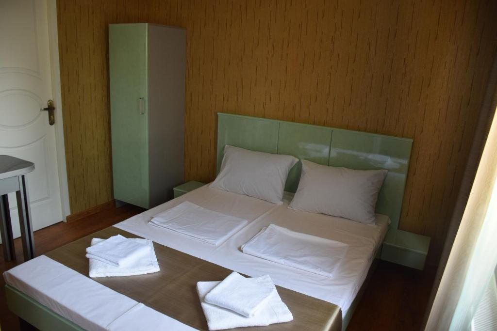 Двухместный (Двухместный номер с 1 кроватью и собственной ванной комнатой) отеля Crossway, Тбилиси