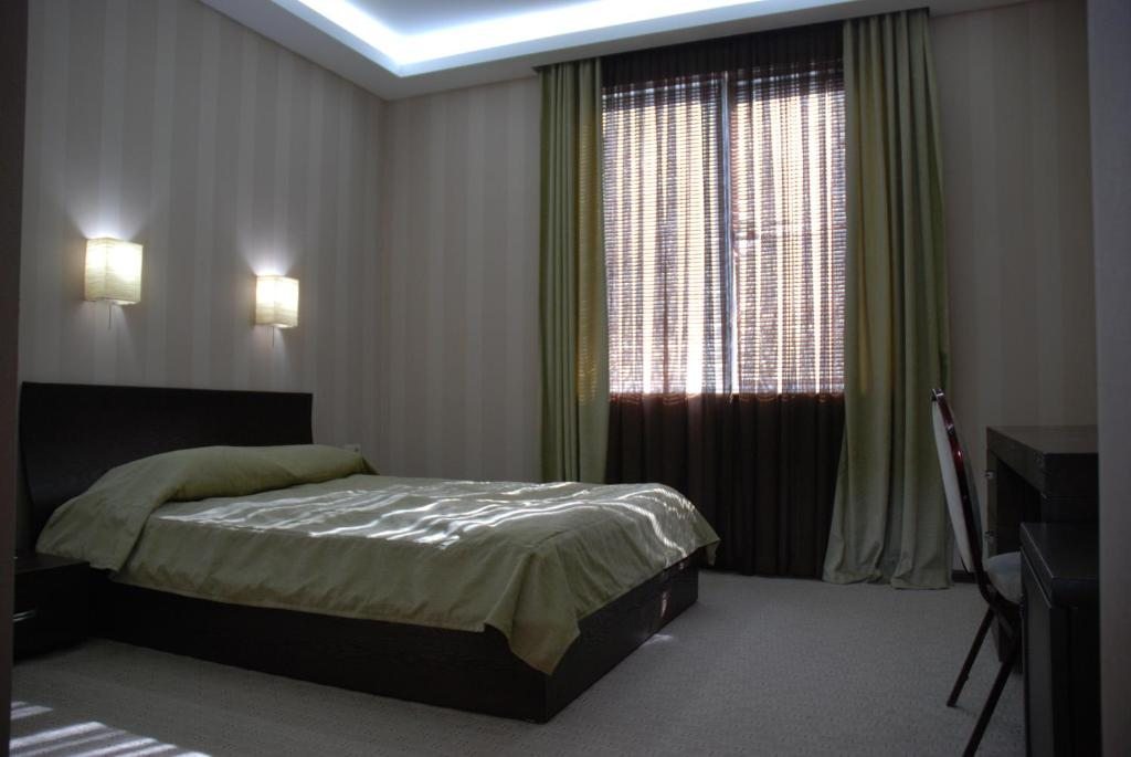 Двухместный (Стандартный двухместный номер с 1 кроватью) отеля D'Plaza, Тбилиси
