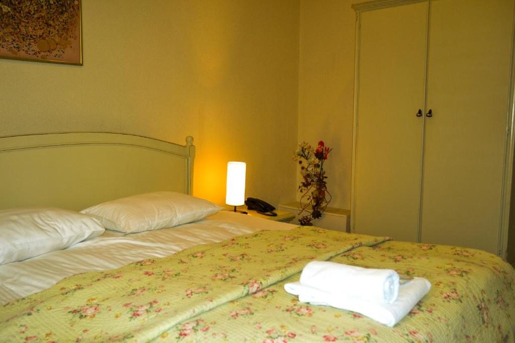 Двухместный (Стандартный двухместный номер с 1 кроватью) отеля Demi, Тбилиси