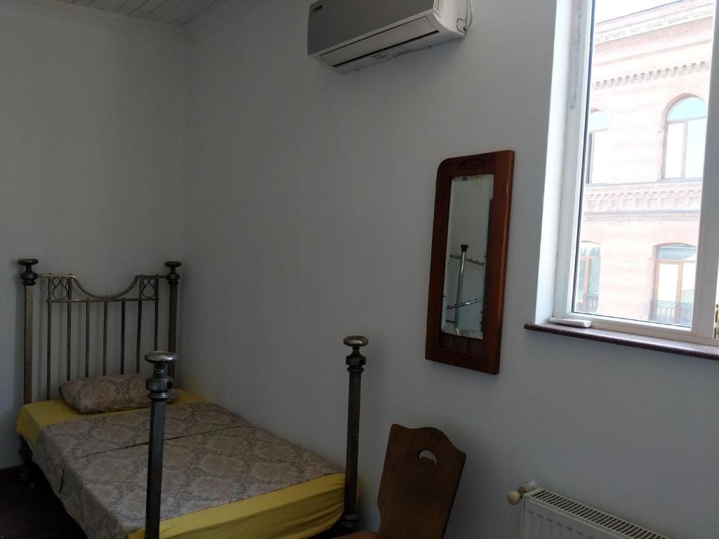 Двухместный (Стандартный двухместный номер с 2 отдельными кроватями) хостела Diwan, Тбилиси