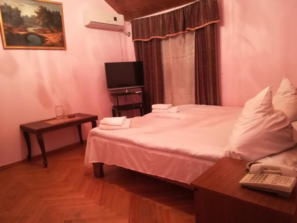 Четырехместный (Четырехместный номер «Комфорт») отеля Dzveli Ubani, Тбилиси
