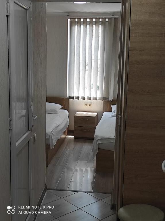 Двухместный (Двухместный номер с 2 отдельными кроватями и ванной комнатой) гостевого дома Имерети, Тбилиси