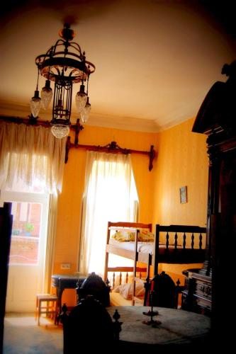 Номер (Кровать в общем 10-местном номере для мужчин и женщин) гостевого дома Ирина Тбилиси