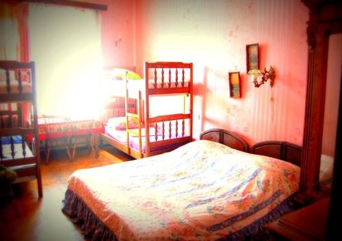 Номер (Кровать в общем 6-местном номере для мужчин и женщин) гостевого дома Ирина Тбилиси