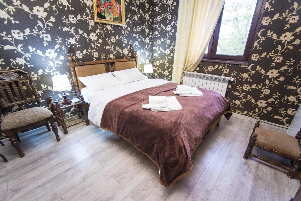 Двухместный (Улучшенный номер с кроватью размера «king-size») гостевого дома Near Opera, Тбилиси