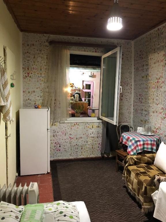 Двухместный (Двухместный номер с 2 отдельными кроватями и общей ванной комнатой) гостевого дома Nise, Тбилиси