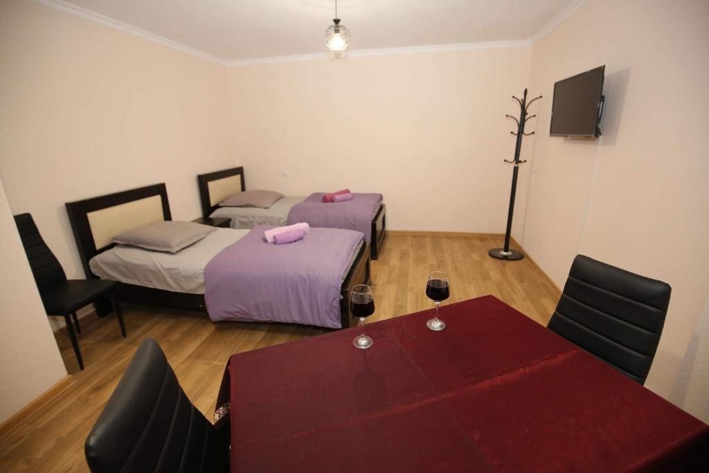 Двухместный (Двухместный номер Делюкс с 1 кроватью (для 2 взрослых и 1 ребенка)) гостевого дома Zatika, Тбилиси