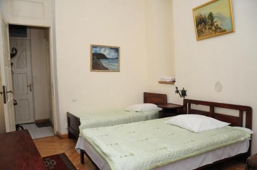 Двухместный (Стандартный двухместный номер с 2 отдельными кроватями) отеля Гуца, Тбилиси