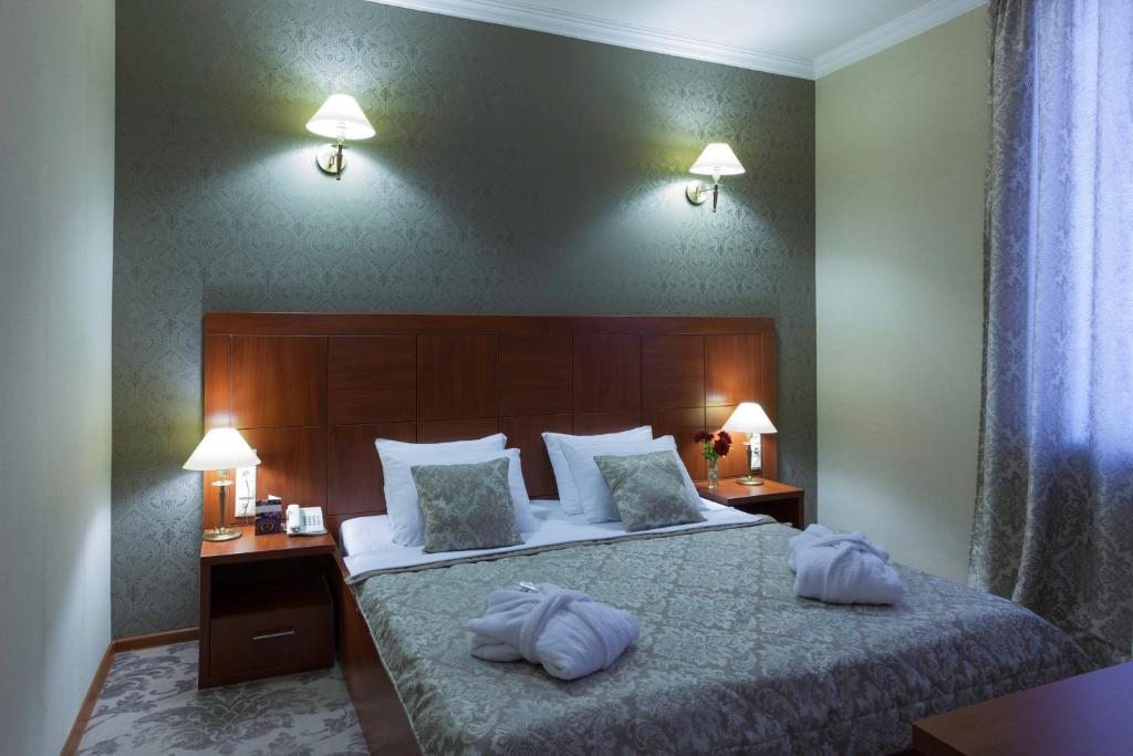 Двухместный (Стандартный двухместный номер с 1 кроватью) отеля Астория Тбилиси