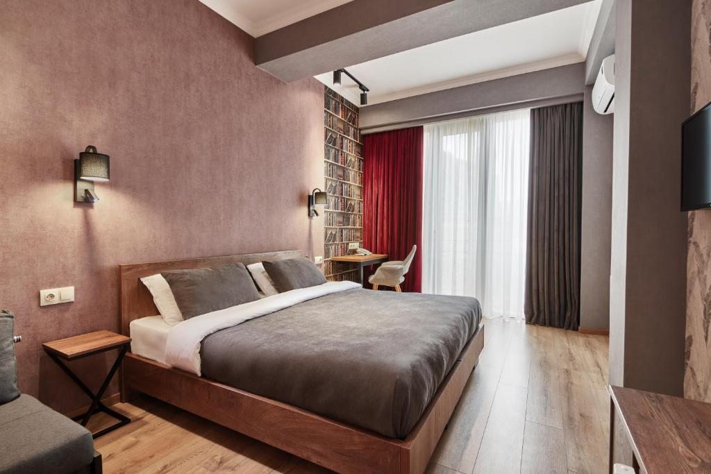 Двухместный (Улучшенный двухместный номер с 1 кроватью) отеля Сити, Тбилиси