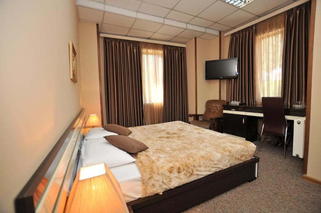 Двухместный (Стандартный двухместный номер с 1 кроватью) отеля Diplomat, Тбилиси