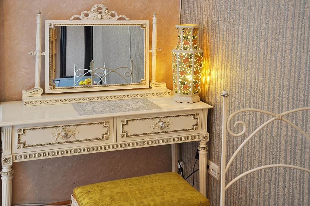 Двухместный (Двухместный номер Делюкс с 1 кроватью и балконом) отеля Галерея, Тбилиси