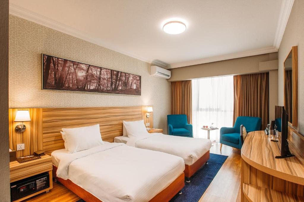 Двухместный (Стандартный двухместный номер с 2 отдельными кроватями) отеля Golden Palace, Тбилиси