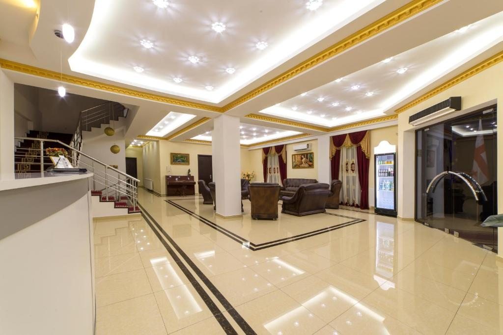 Grand palace краснодар. Grand Hotel Palace в Тбилиси. Grand Palace 3*+. Гостиница Гранд Палас. Гранд Палас Кутаиси.