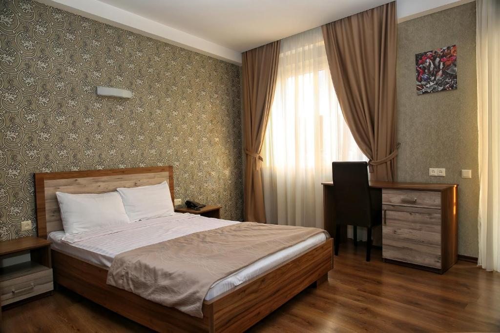 Двухместный (Двухместный номер с 1 кроватью и балконом) отеля Gureli, Тбилиси