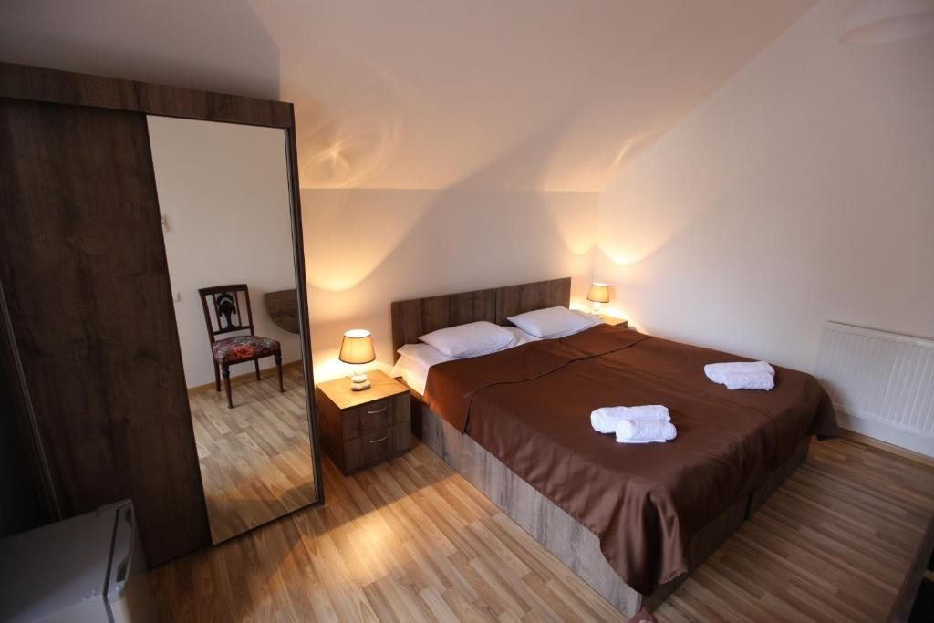 Двухместный (Двухместный номер с 1 кроватью или 2 отдельными кроватями и балконом) отеля Home, Тбилиси