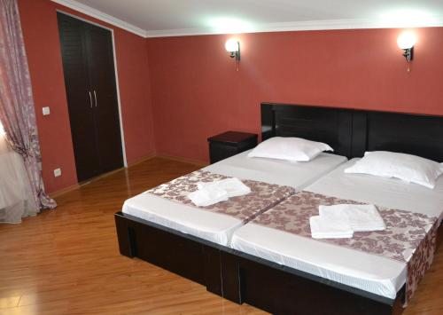 Двухместный (Стандартный двухместный номер с 2 отдельными кроватями) отеля Исака, Тбилиси