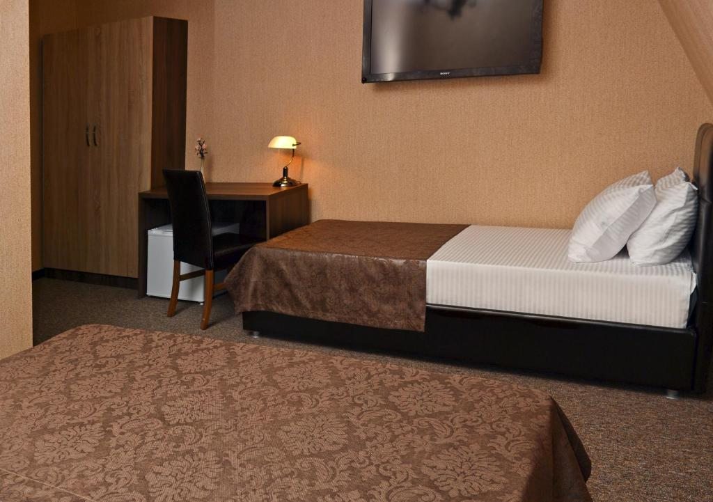Трехместный (Трехместный номер (1 двуспальная и 1 односпальная кровать)) отеля Margi, Тбилиси