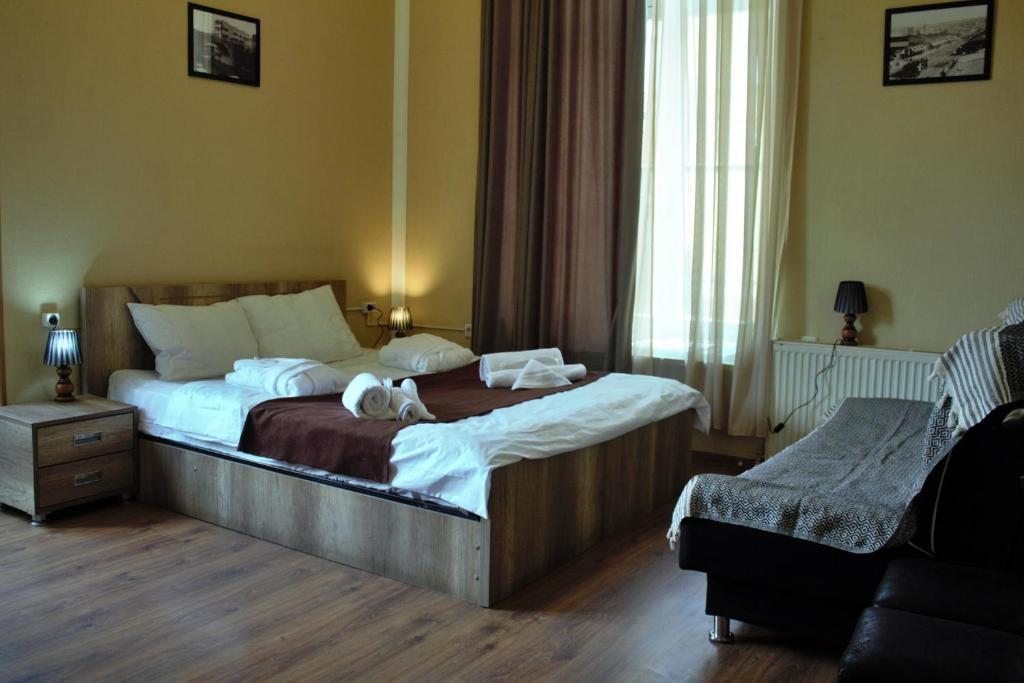Двухместный (Двухместный номер Делюкс с 1 кроватью и балконом) отеля Old City, Тбилиси