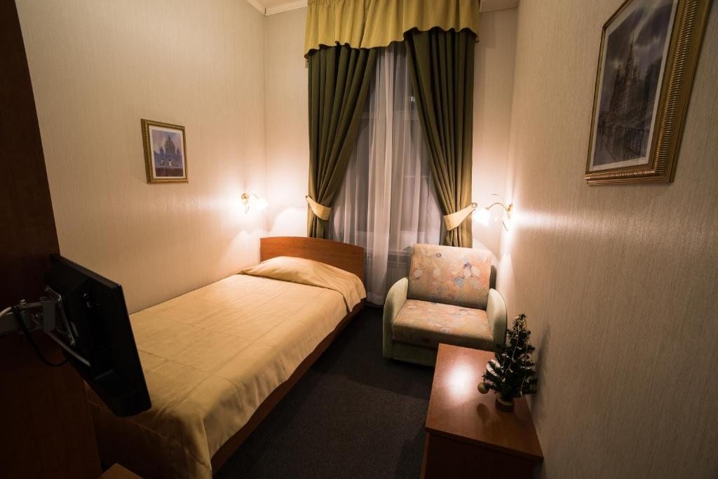 Одноместный (Стандартный одноместный номер) мини-отеля Амулет, Санкт-Петербург