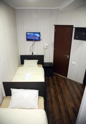 Двухместный (Двухместный номер с 1 кроватью или 2 отдельными кроватями) отеля Pyramida, Тбилиси