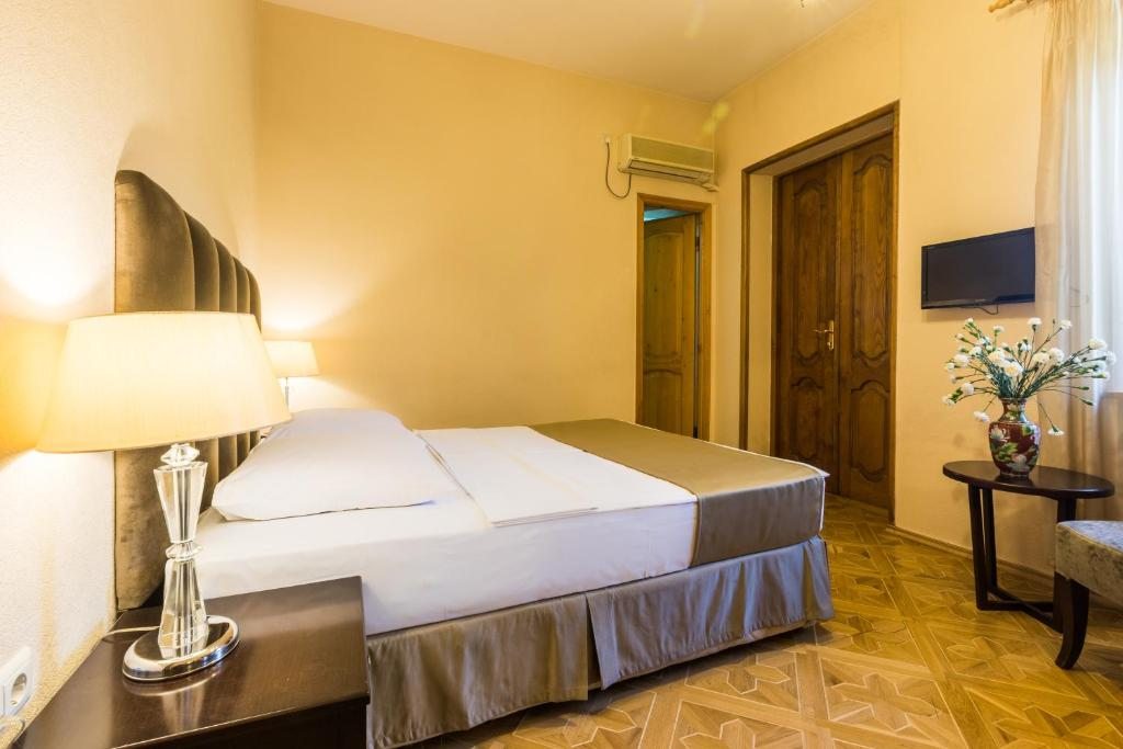 Двухместный (Стандартный двухместный номер с 1 кроватью или 2 отдельными кроватями) отеля VIP, Тбилиси