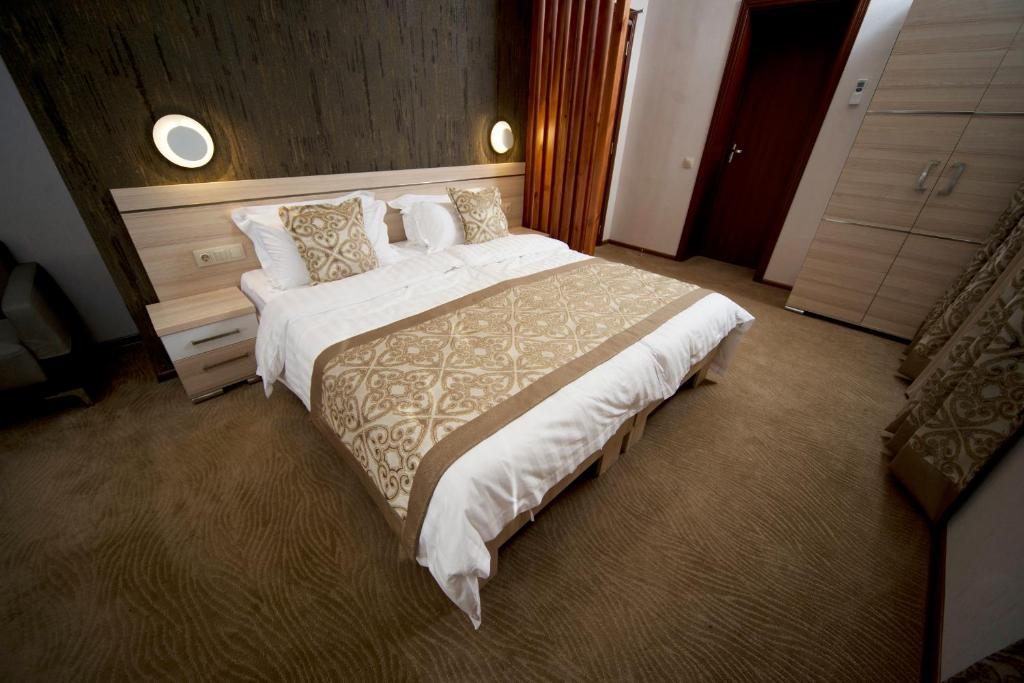 Двухместный (Двухместный номер Делюкс с 1 кроватью или 2 отдельными кроватями) отеля Iberia Didube, Тбилиси