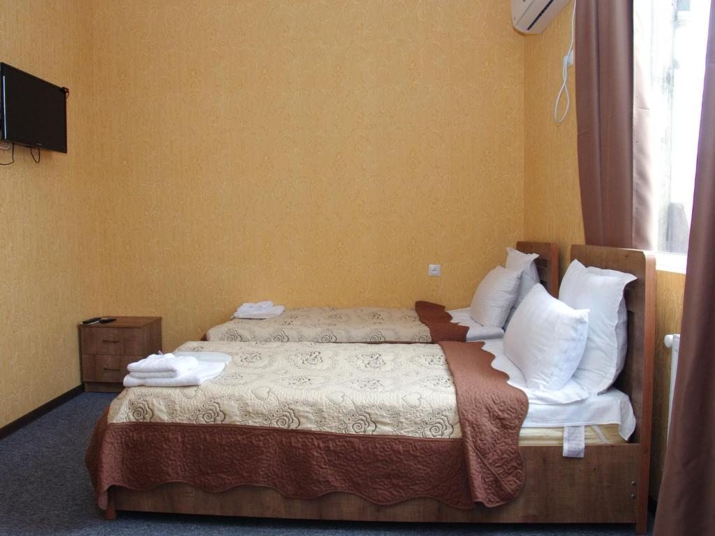 Двухместный (Двухместный номер с 2 отдельными кроватями и видом на город) отеля King Edward, Тбилиси