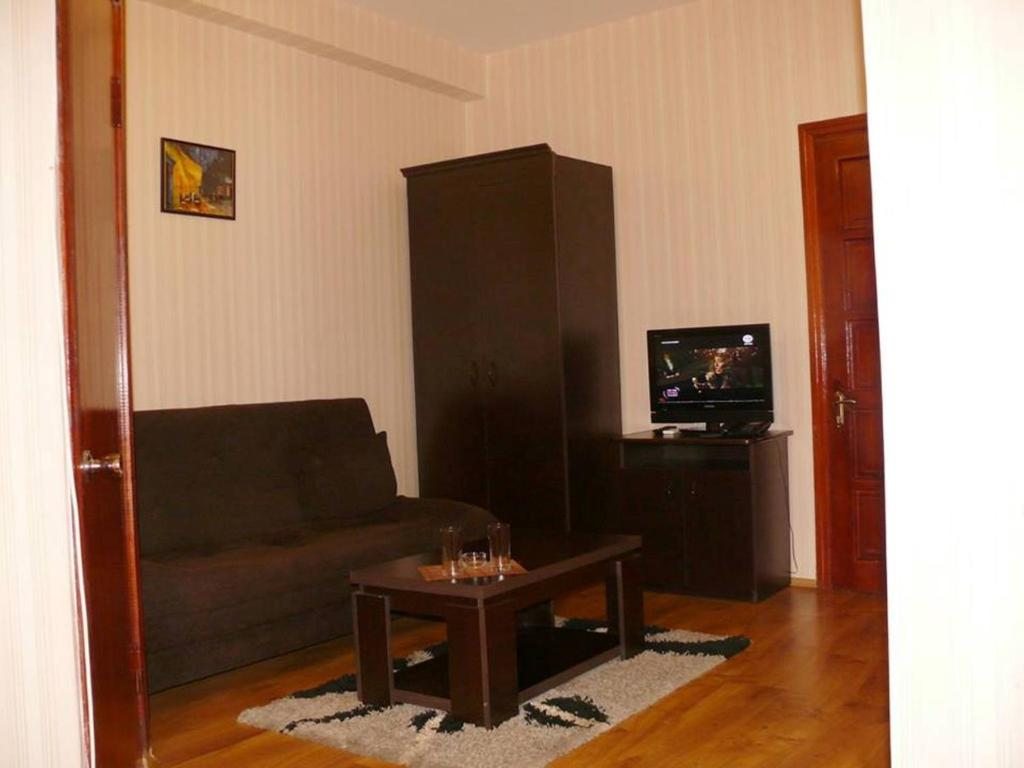 Двухместный (Двухместный номер «Комфорт» с 1 кроватью или 2 отдельными кроватями и балконом) отеля Light House, Тбилиси
