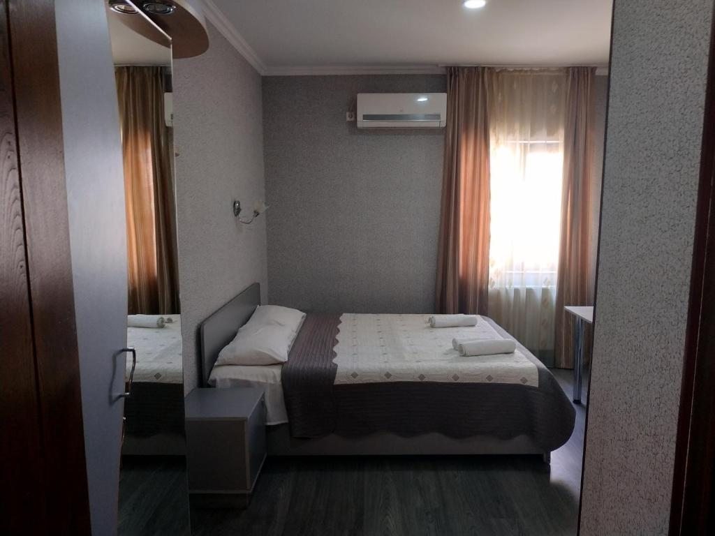 Двухместный (Стандартный двухместный номер с 1 кроватью или 2 отдельными кроватями) отеля Lions, Тбилиси
