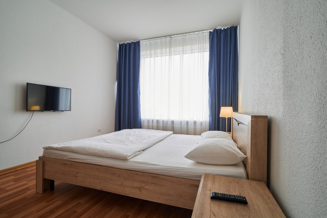 Апартаменты (Business Suite 2-комнатный, 2-местный) апарт-отеля Огни Екатеринбурга