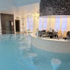 Бар у бассейна, Спа-отель Kaiserhof Hotel & SPA