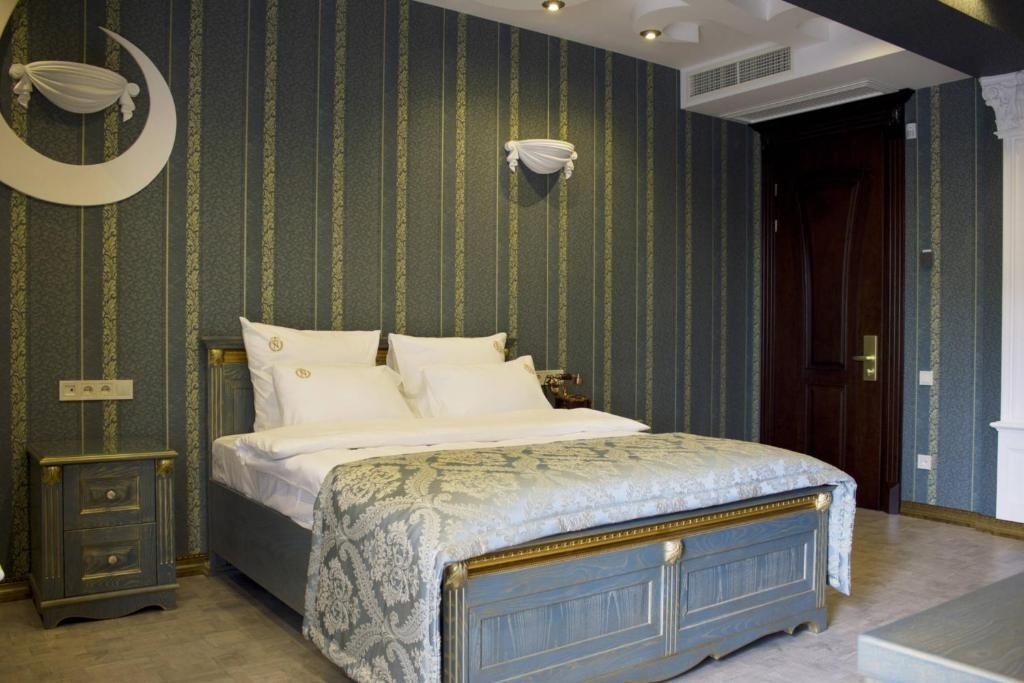 Сьюит (Люкс с кроватью размера «king-size») отеля Neapol, Тбилиси