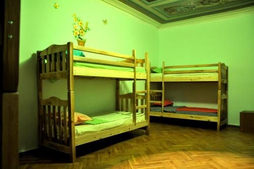 Номер (Кровать в общем 10-местном номере для мужчин и женщин) хостела Новый Тбилиси