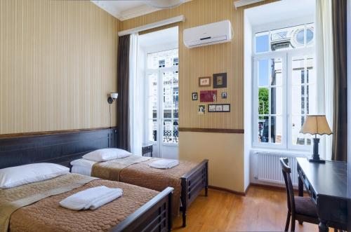Двухместный (Двухместный номер с 1 кроватью или 2 отдельными кроватями и балконом) отеля Old Key, Тбилиси