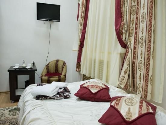 Фотография номера гостиницы У Двух львов