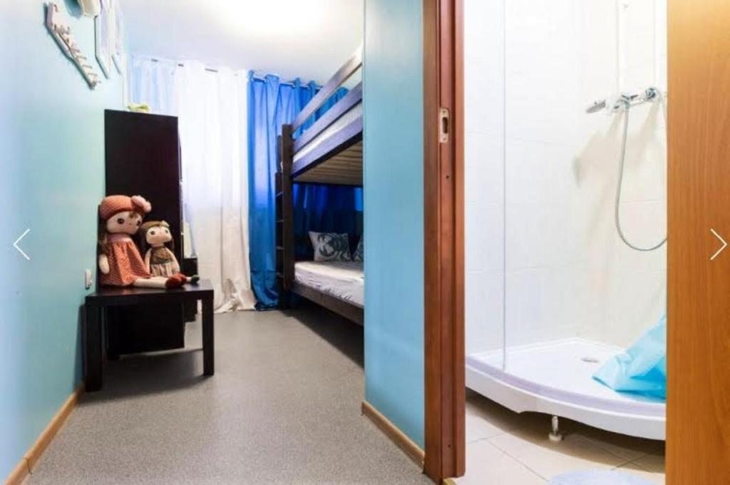 Двухместный (Двухместный номер с 2 отдельными кроватями и собственной ванной комнатой) отеля Economy Studio на Марата, Санкт-Петербург