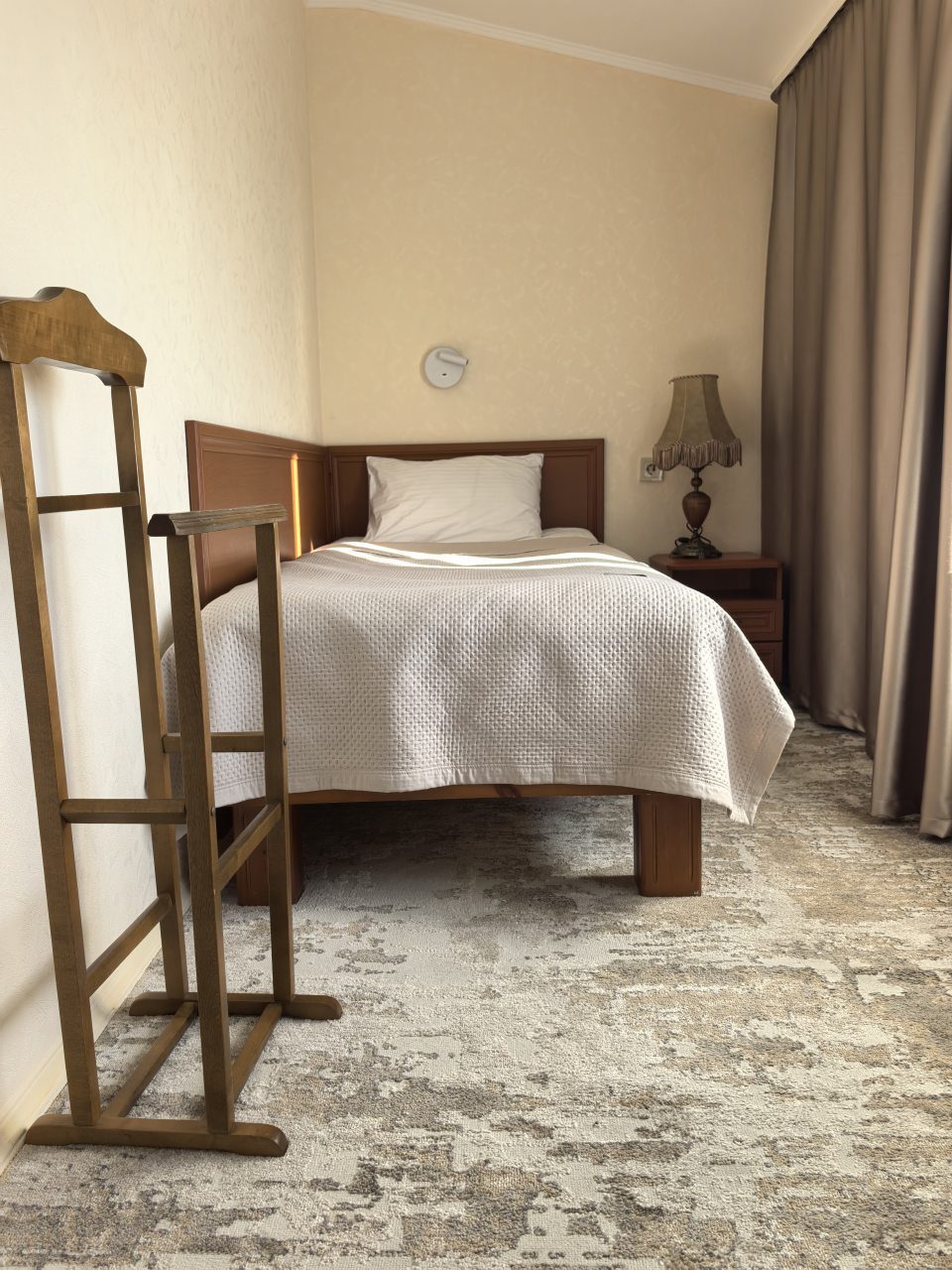 Одноместный (Первая категория), Гостиница Забайкалье